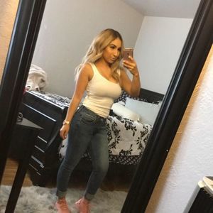 Meet your Posher, Melissa